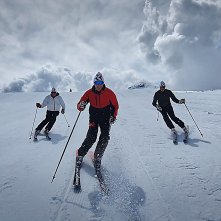 La valanga azzurra: Gustavo Theoni, Paolo De Chiesa e Piero Gros in pista