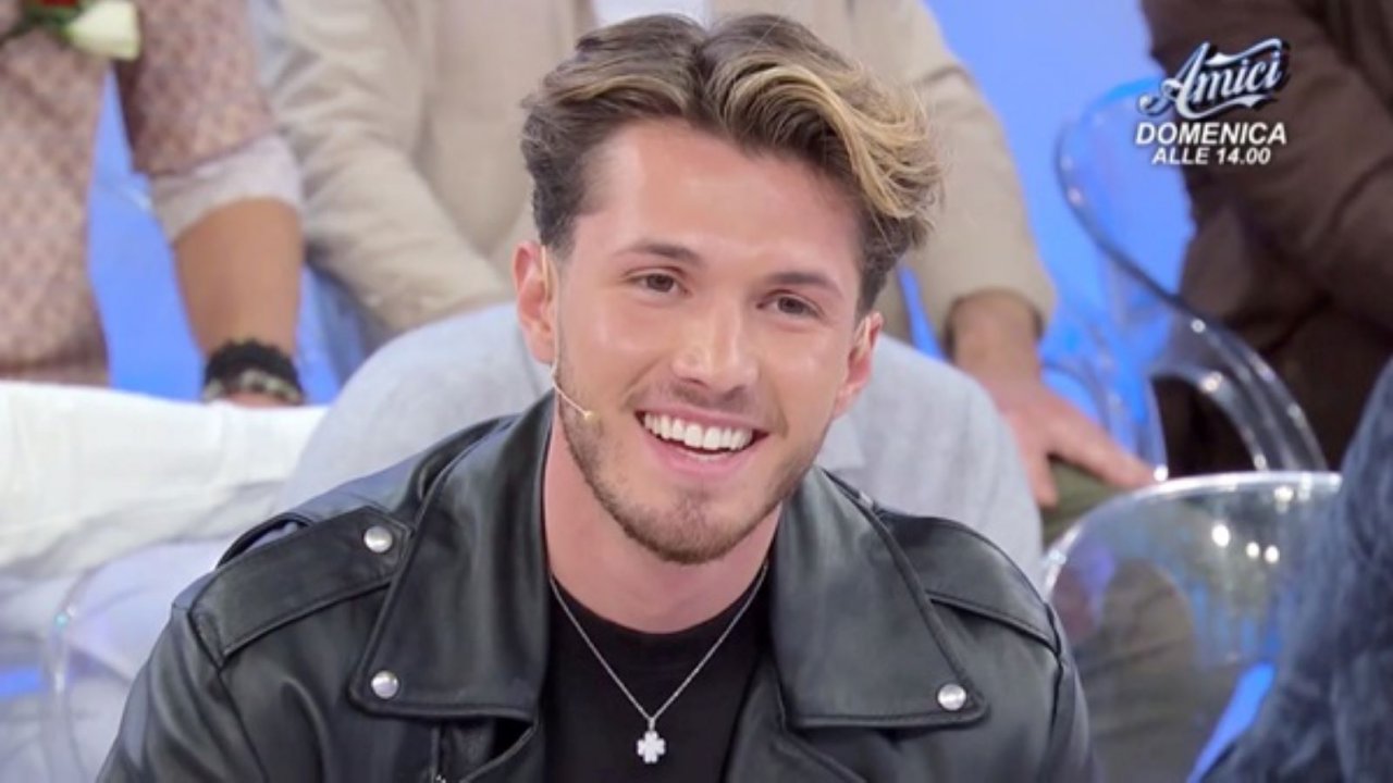 Brando Ephrikian negli studi di Uomini e donne