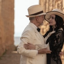 Eterno visionario: Fabrizio Bentivoglio e Federica Luna Vincenti in una foto