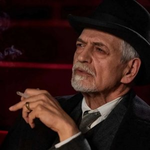 Eterno visionario: Fabrizio Bentivoglio in un'immagine