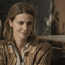 Il treno dei bambini: Barbara Ronchi in un frame