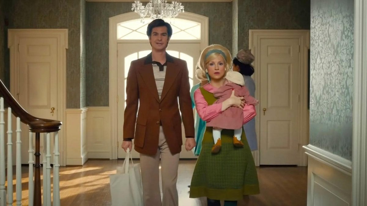 Andrew Garfield: Jessica Chastain ha sospeso The Eyes of Tammy Faye per farlo stare con la madre malata