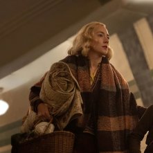 Blitz: Saoirse Ronan, Elliott Heffernan in una scena tratta dal film