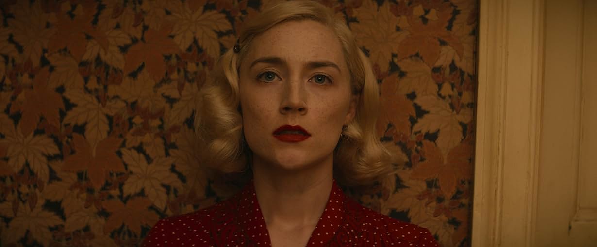 Primo piano di Saoirse Ronan in Blitz