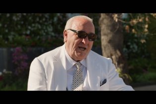 Parthenope - Clip Comandante In Terrazza