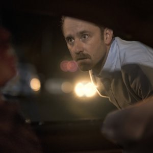 Sharp Corner: Ben Foster in una scena