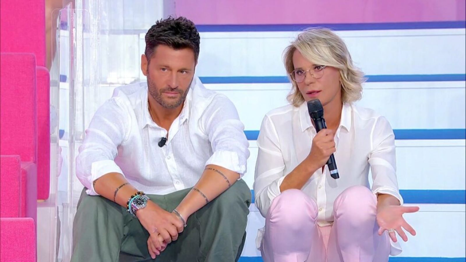 Maria De Filippi e Filippo Bisciglia negli studi di Uomini e donne