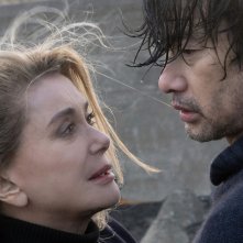 Spirit World: Catherine Deneuve, Yutaka Takenouchi in un primo piano