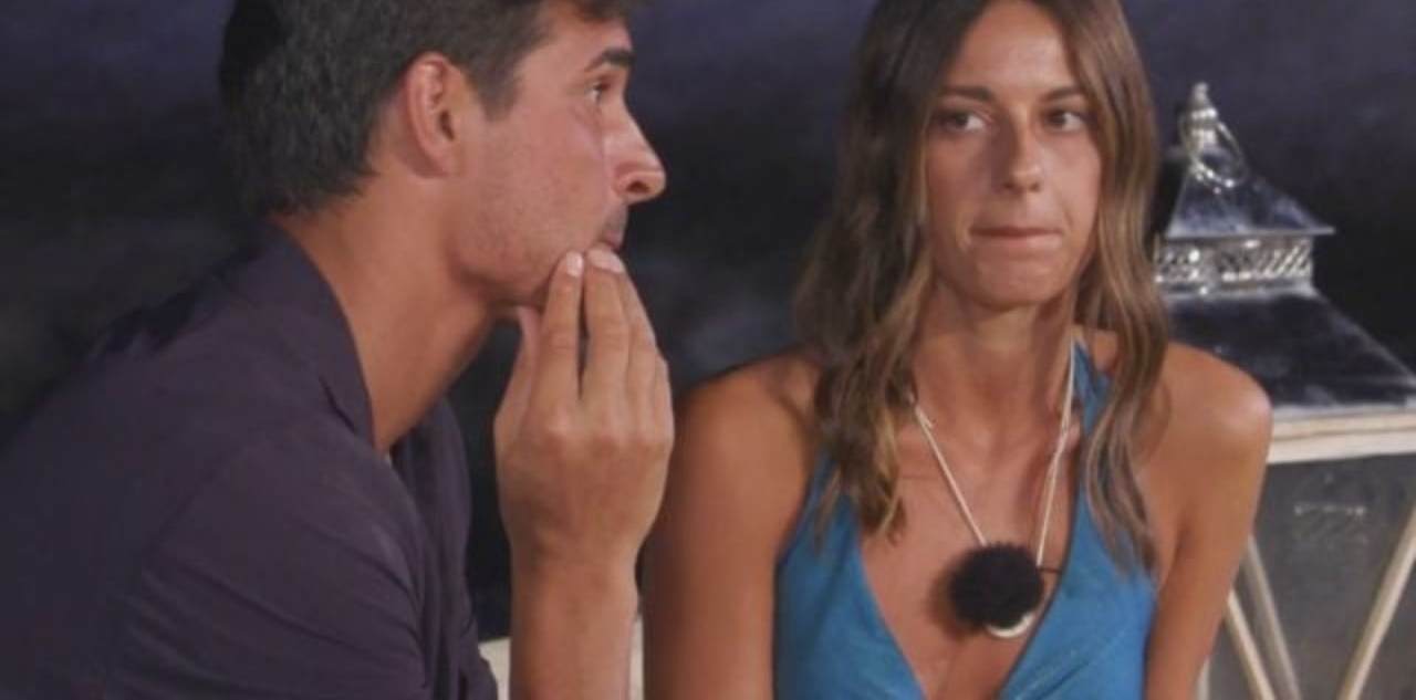 Giulia e Mirco al falò di Temptation Island