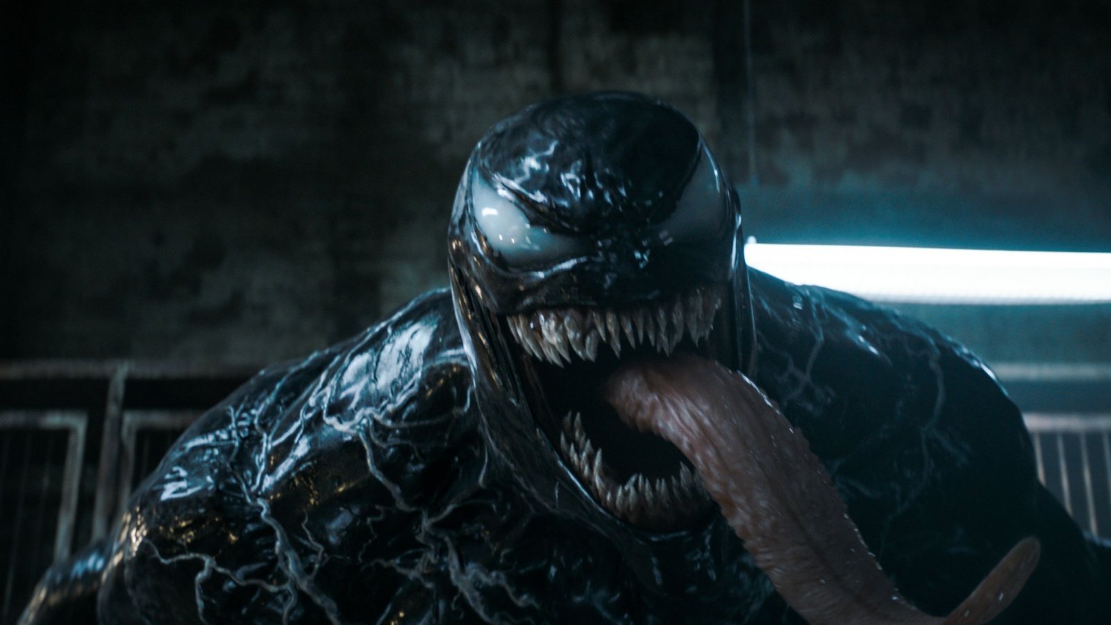 Venom tira fuori la lingua