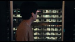 Stranger Eyes - Trailer Italiano del film di Singapore