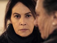 Ninfa dormiente, la recensione: grande atmosfera per il nuovo caso del commissario Teresa Battaglia