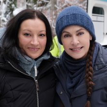 I casi di Teresa Battaglia - Ninfa dormiente: Elena Sofia Ricci sul set con la scrittrice Ilaria Tuti