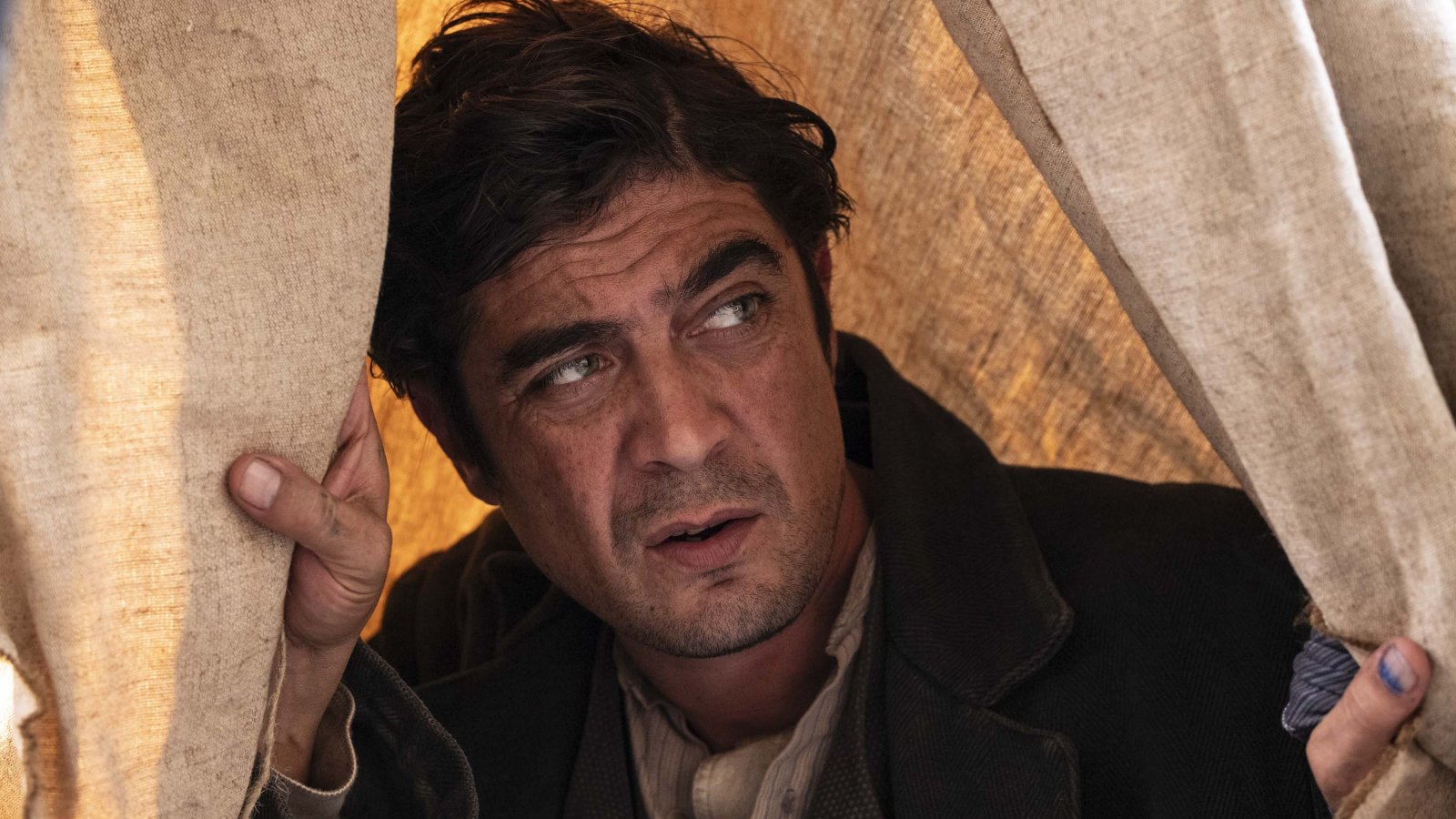 Riccardo Scamarcio è Modi