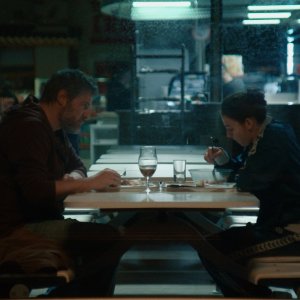 Supereroi: Edoardo Pesce in una scena