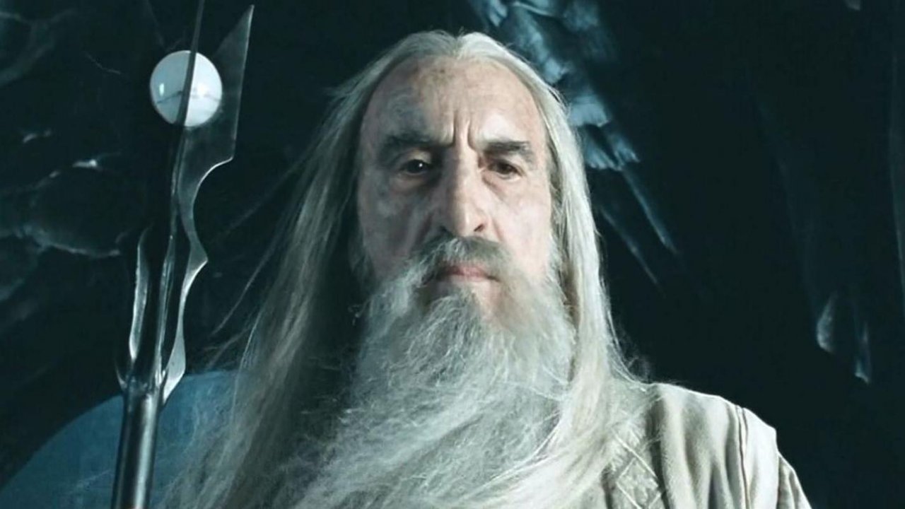 Christopher Lee nei panni dello stregone Saruman