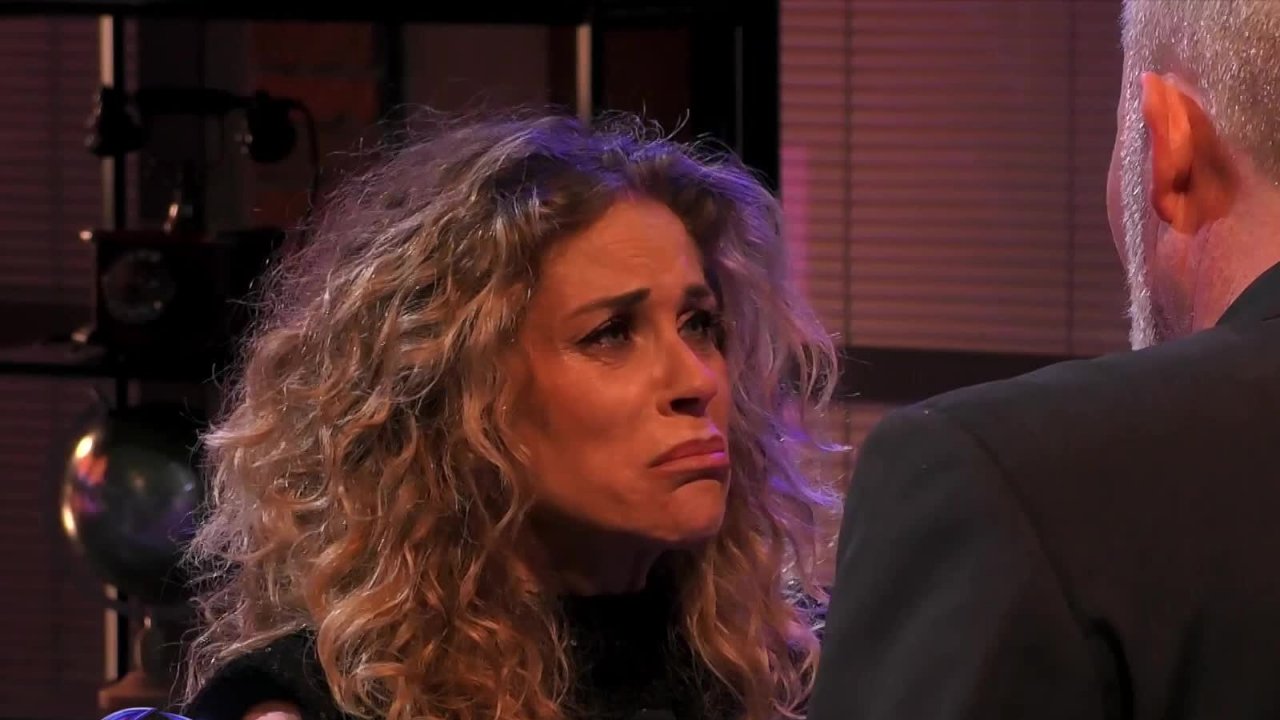 Eleonora Cecere durante l'incontro con il marito al Grande Fratello