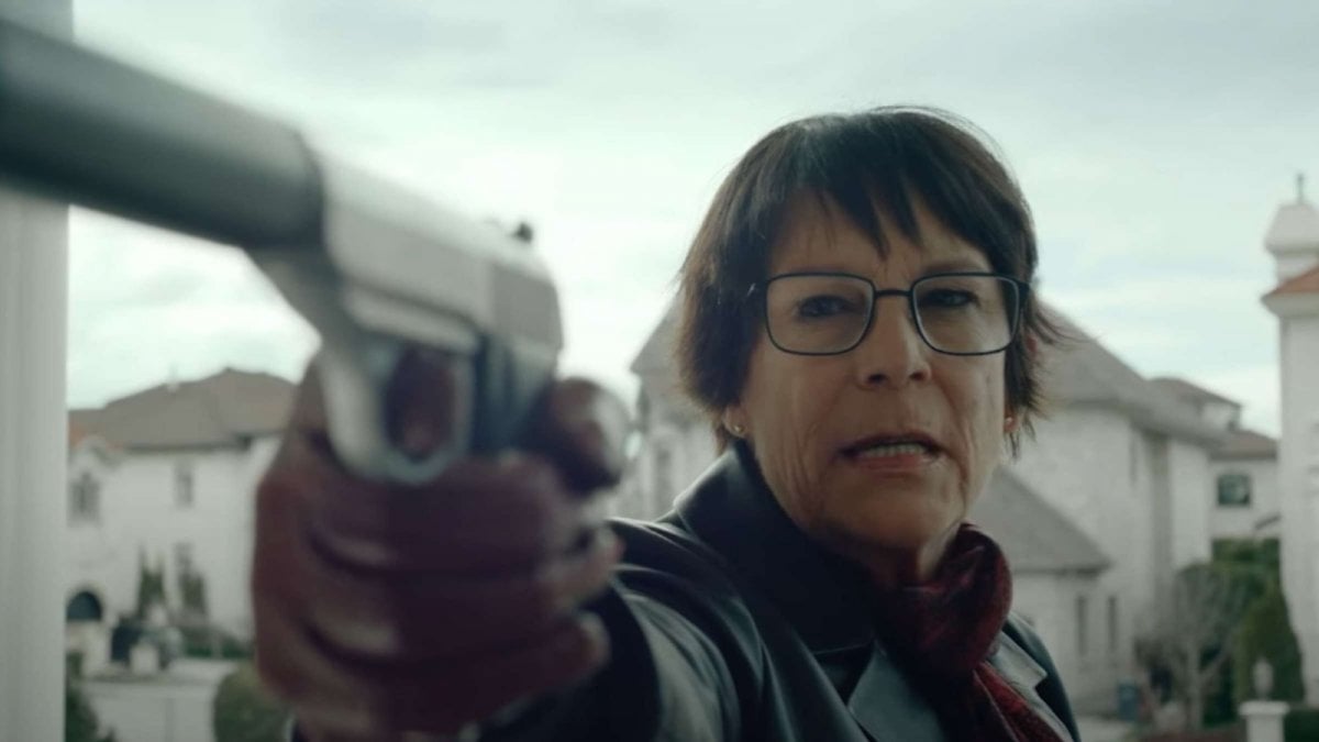 The Sticky   Il grande furto: Prime Video svela il trailer della serie con Jamie Lee Curtis