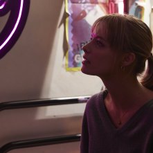 Hanno ucciso l'uomo rango: la leggendaria storia degli 883: Ludovica Barbarito in una scena della serie