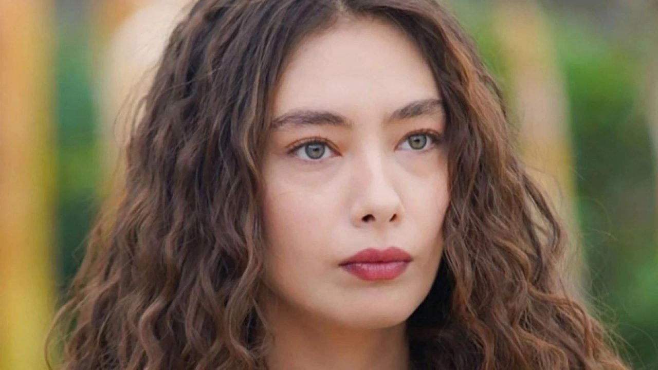 Neslihan Atagül è l'attrice che interpreta Nihan