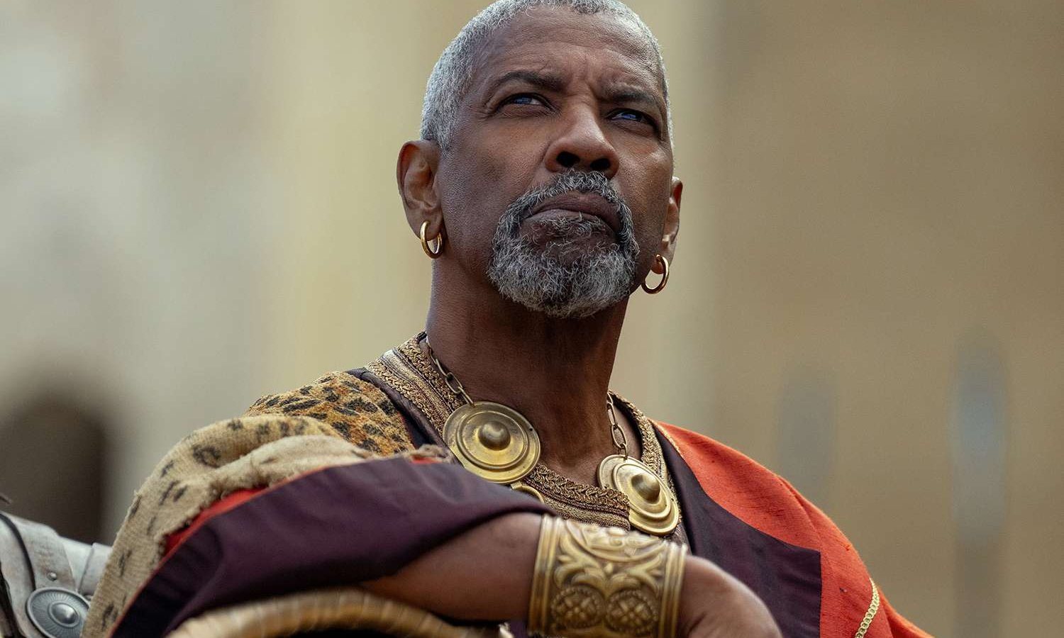 Denzel Washington in una scena de Il Gladiatore II