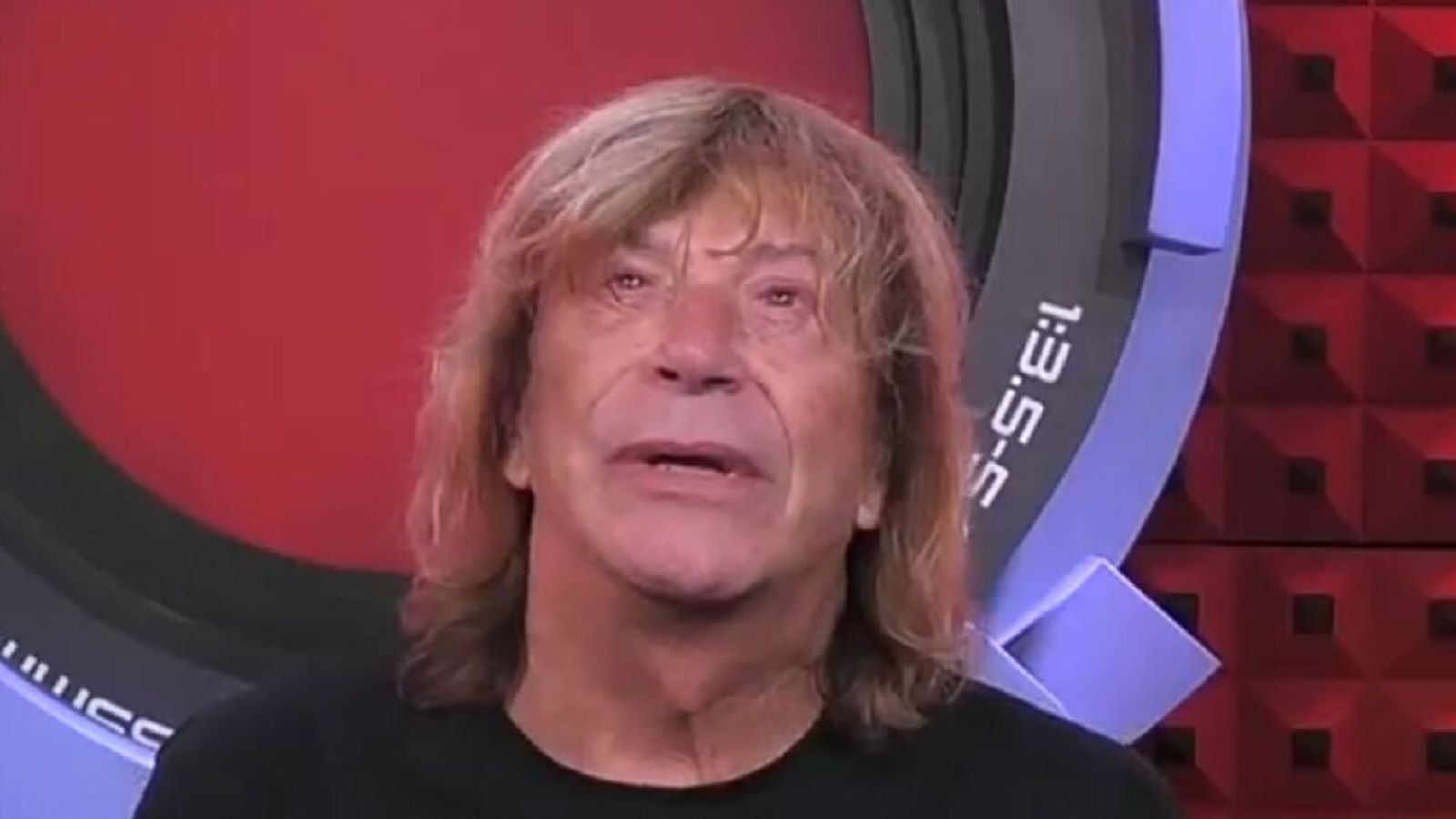 Un primo piano di Enzo Paolo Turchi