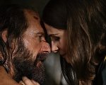 The Return: Ralph Fiennes è un Odisseo a petto nudo e insanguinato nel primo trailer del film