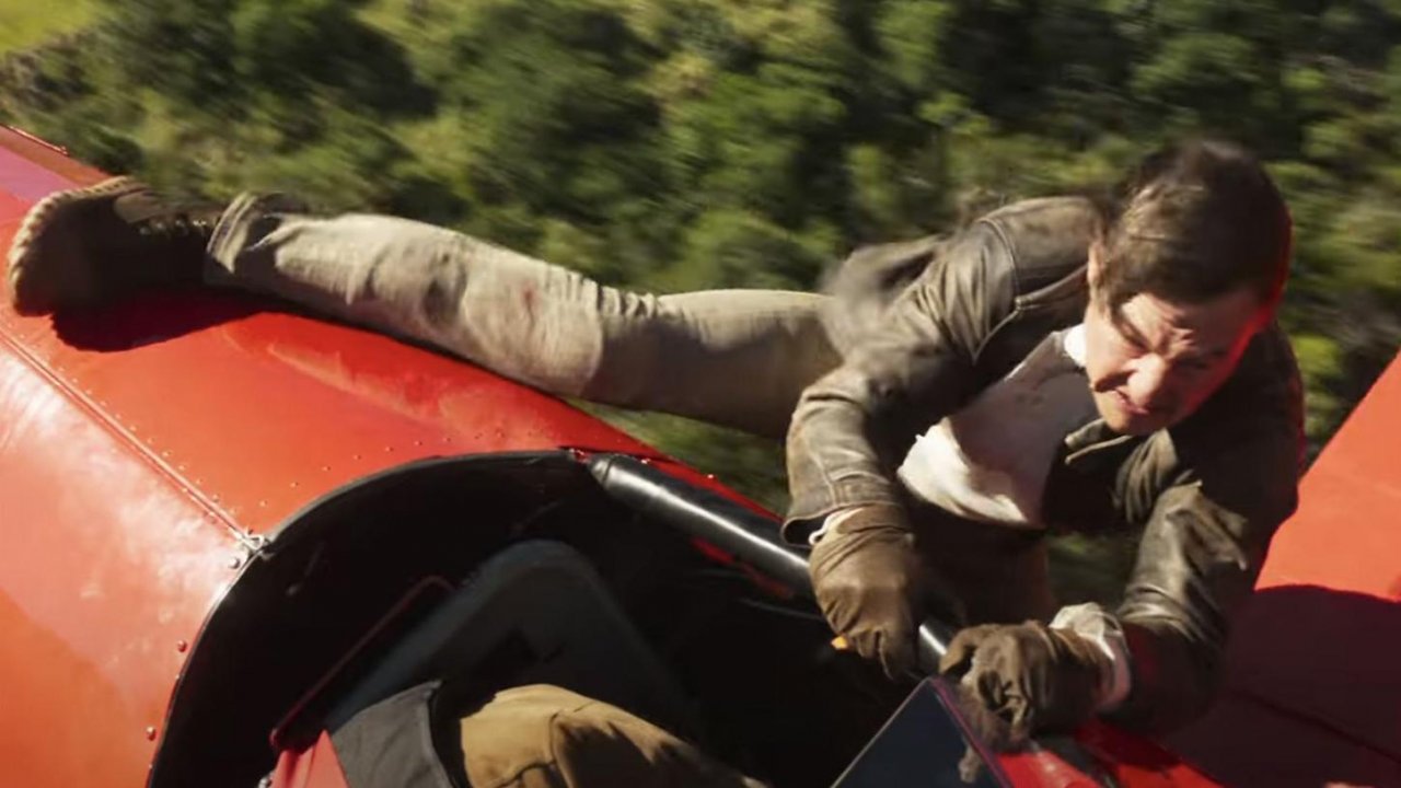 Tom Cruise a bordo di un aereo