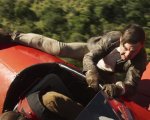Mission: Impossible 8, Tom Cruise commenta l'acrobazia aerea 'Sembro spaventato? Non fermatemi. Sto recitando'
