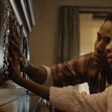 The Piano Lesson: John David Washington e Skylar Smith in una scena
