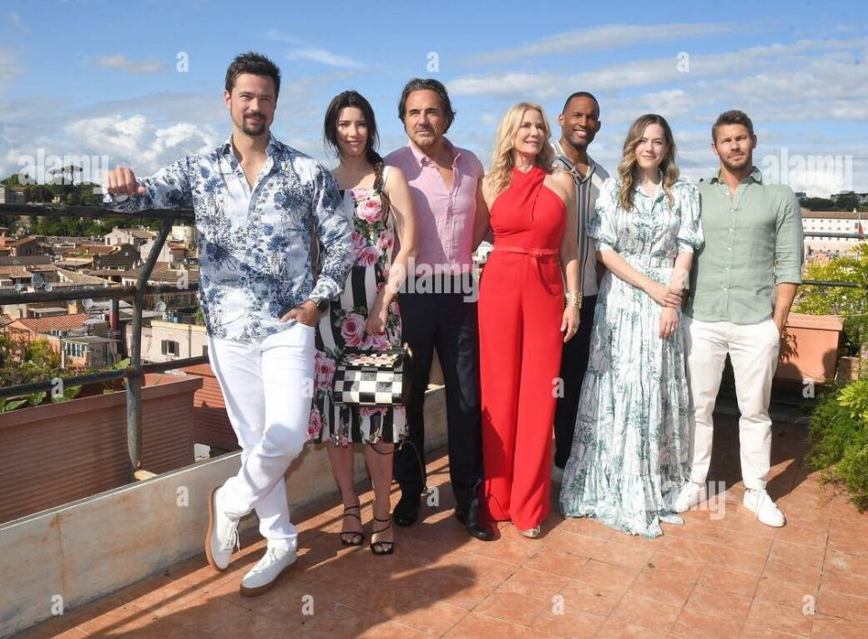 Cast Beautiful Roma 7Iblgmm