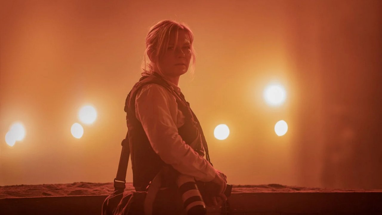 Kirsten Dunst in una scena di Civil War.