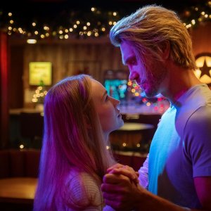 The Merry Gentlemen: un momento romantico del film