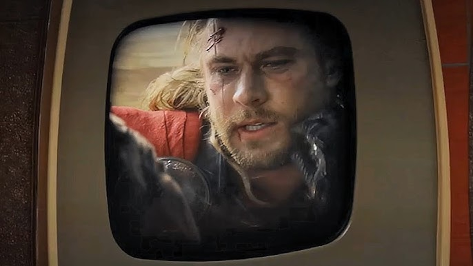 Chris Hemsworth nei panni di Thor in una scena di Deadpool & Wolverine