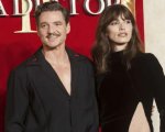 Il Gladiatore 2: Pedro Pascal sul red carpet, ma l'attenzione è tutta per la sorella transgender Lux Pascal