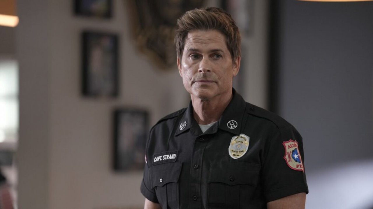 Rob Lowe nei panni di  Owen Strand