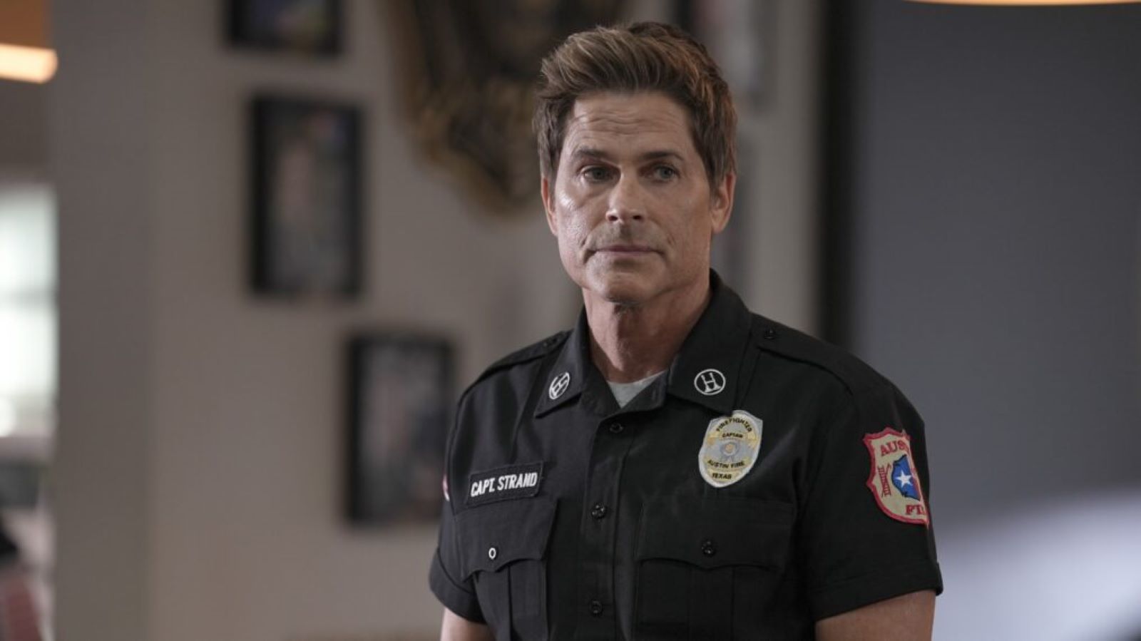 Rob Lowe nei panni di  Owen Strand