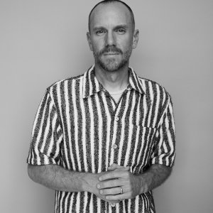 The Summer Book: il regista Charlie McDowell in una foto