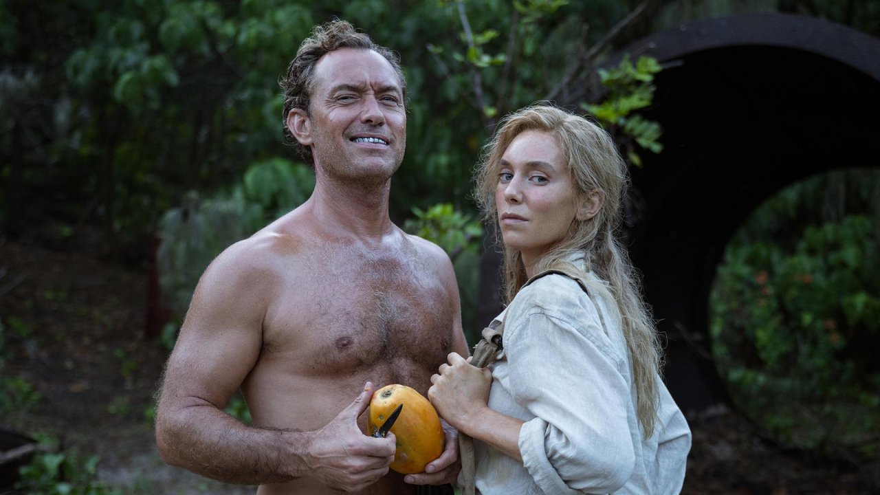 Jude Law e Vanessa Kirby in una scena di Eden