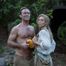 Eden: Vanessa Kirby e Jude Law in una foto