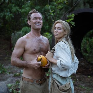 Eden: Vanessa Kirby e Jude Law in una foto