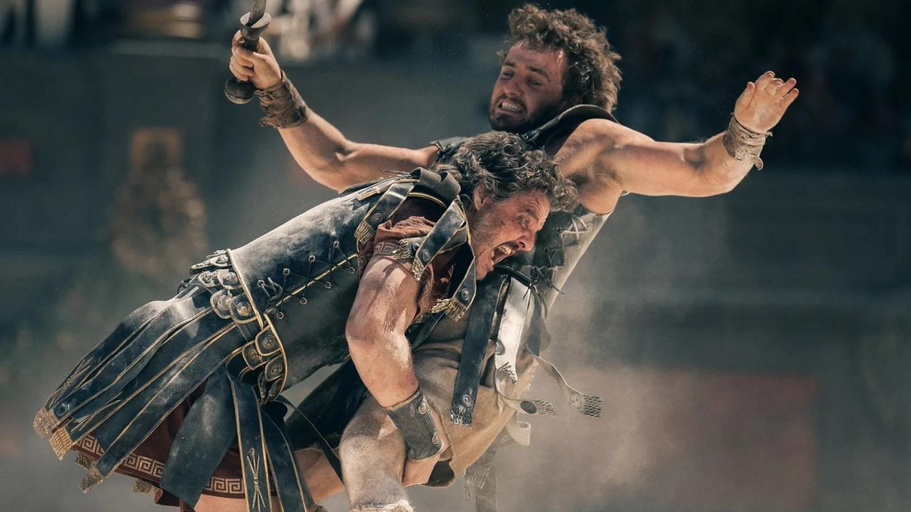 Uno spettacolare combattimento tra Paul Mescal e Pedro Pascal