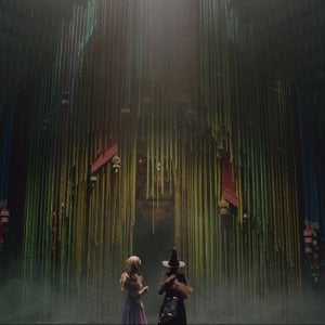 Wicked: Ariana Grande, Cynthia Erivo in un'immagine