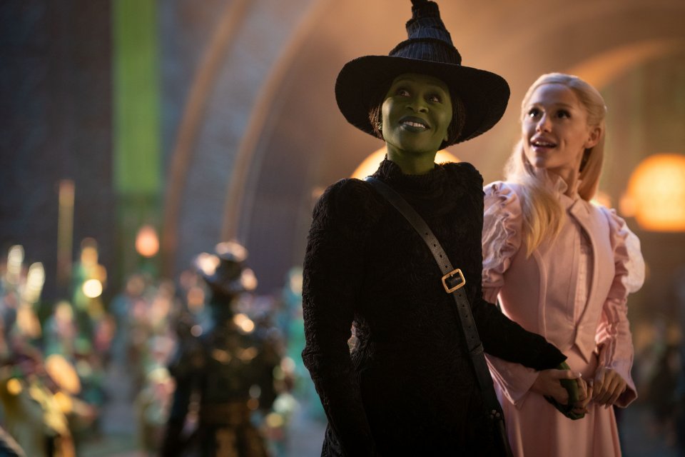 Wicked Ariana Grande Cynthia Erivo Mano Nella Mano