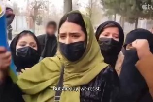 Bread & Roses - Official Trailer Documentario Prodotto Da Jennifer Lawrence