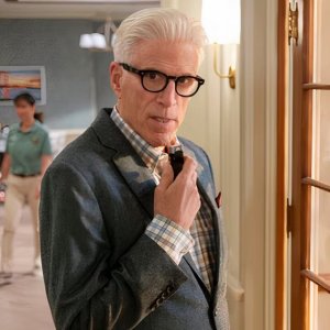 A Man On The Inside. Ted Danson in una scena della serie.