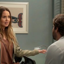 Grey's Anatomy. Camilla Luddington e Jake Borelli in una scena della ventunesima stagione.