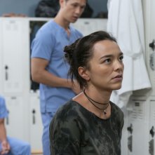 Grey's Anatomy. Midori Francis in una scena della ventunesima stagione.