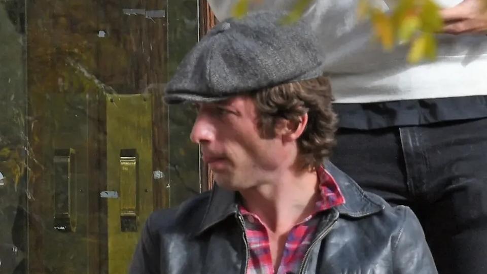 Jeremy Allen White nei panni di Bruce Springsteen