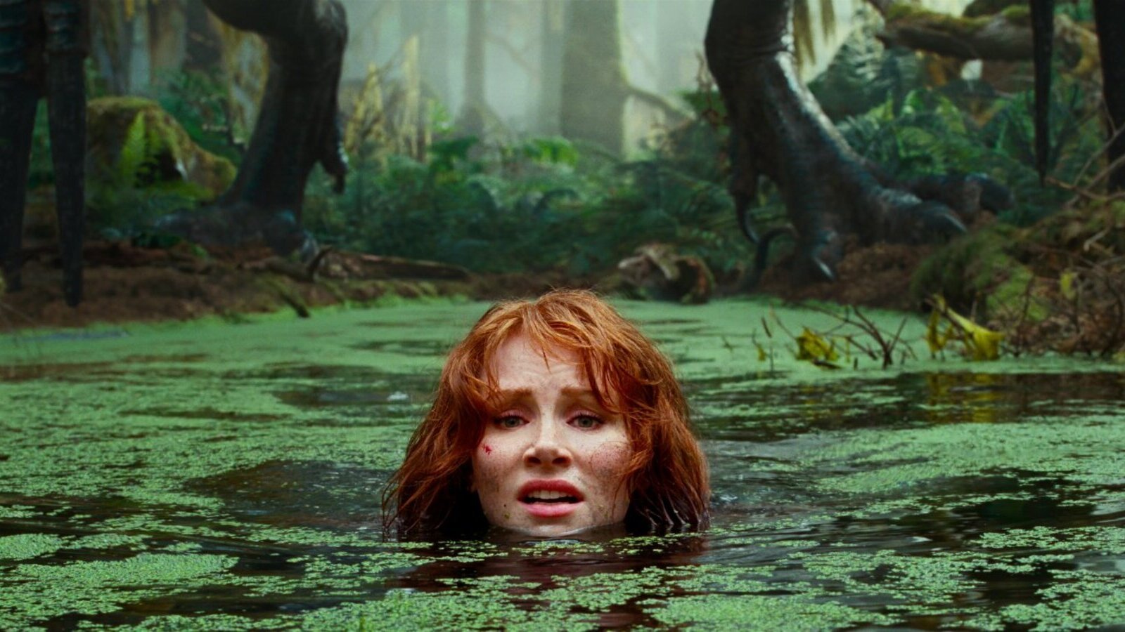 Bryce Dallas Howard in una scena di Jurassic World